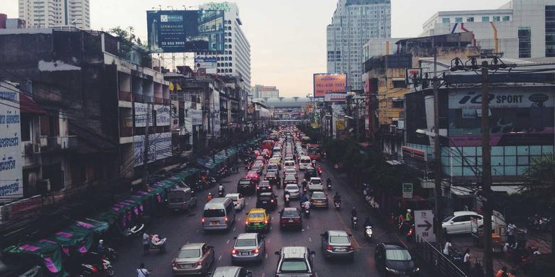 35网进阶指南：主机托管、域名注册与企业邮箱的协同战略